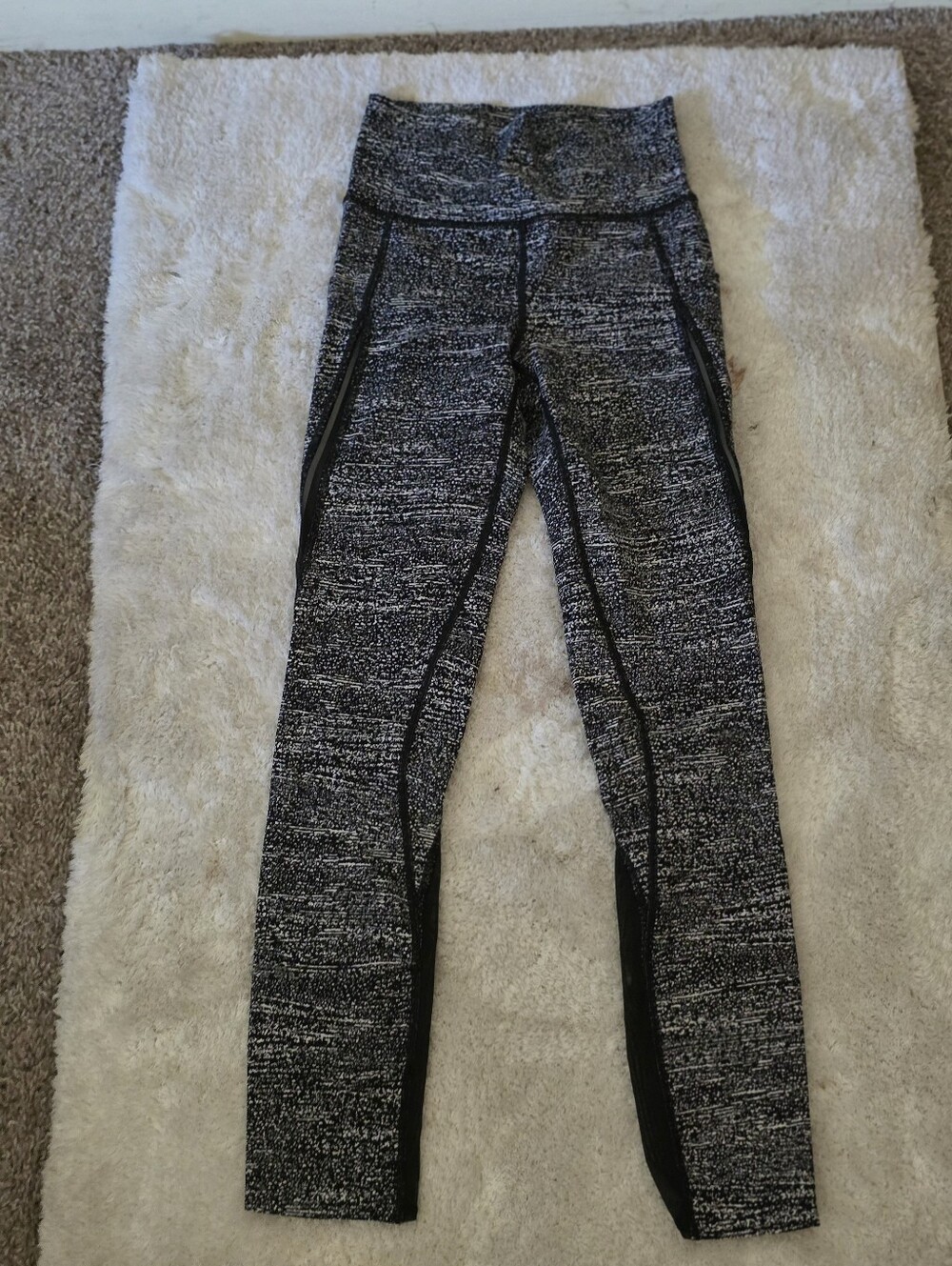 lululemon athletica Black & White Marled Leggings with Contrast Waistband Size 2